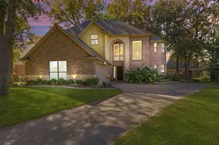 5905 Riverbend Pl, Fort Worth, TX 76112 - Photo 2