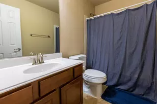 804 W Bend Blvd, Burleson, TX 76028 - Photo 16