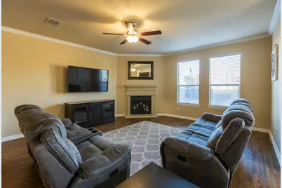 804 W Bend Boulevard, Burleson, TX 76028 - Photo 10