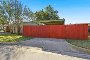 1552 Roma Ln, Fort Worth, TX 76134 - Photo 2