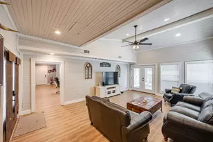 2908 Carson St, Haltom City, TX 76117 - Photo 4