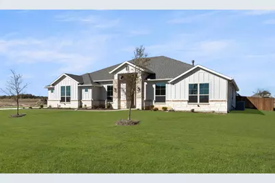 205 Hollingsworth Lane, Glenn Heights, TX 75154 - Photo 2