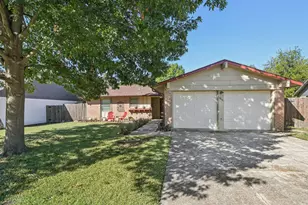 8631 Charing Cross Ln, Dallas, TX 75238 - Photo 2