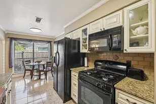 8631 Charing Cross Ln, Dallas, TX 75238 - Photo 10