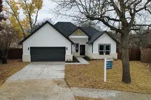 810 Foxwood Pl, Lewisville, TX 75067 - Photo 1