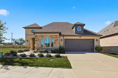 912 Hacienda Drive, Mansfield, TX 76063 - Photo 2