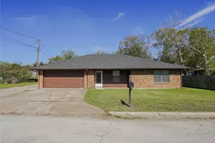 505 Houston St, Sanger, TX 76266 - Photo 2