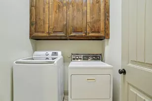 1021 Olivia Dr, Lewisville, TX 75067 - Photo 36