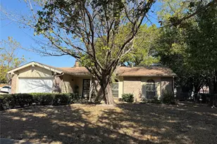 1535 Clearbrook St, Lancaster, TX 75134 - Photo 2