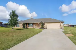 240 Springwood Ranch Loop, Springtown, TX 76082 - Photo 2