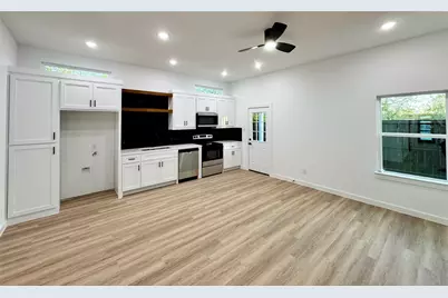 2113 Henry Street, Greenville, TX 75401 - Photo 8