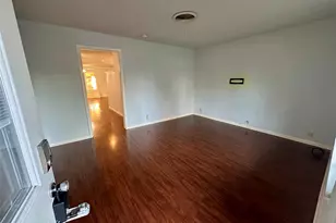 107 N Arkansas St, Seymour, TX 76380 - Photo 2