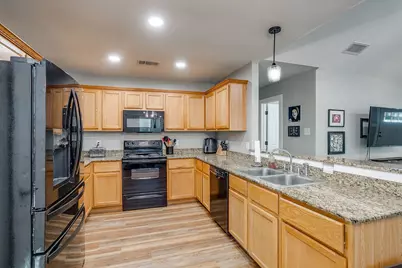 407 Grayson, Joshua, TX 76058 - Photo 10