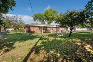 1420 Rolling Hills Dr, Graham, TX 76450 - Photo 6