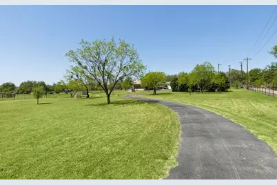 2301 Loop 567, Granbury, TX 76048 - Photo 18