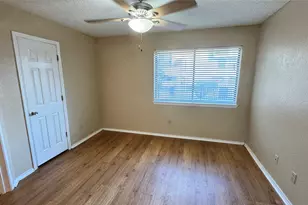 2311 Balsam Dr, Arlington, TX 76006 - Photo 2