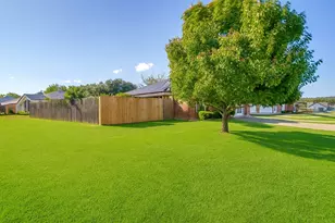 1008 Miles Ave, Burleson, TX 76028 - Photo 2