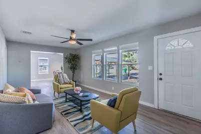 1017 S Adams, McGregor, TX 76657 - Photo 2