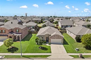 537 Running Water Trail, Fort Worth, TX 76131 - Photo 2