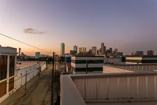 1205 Hyde Ct, Dallas, TX 75215 - Photo 38