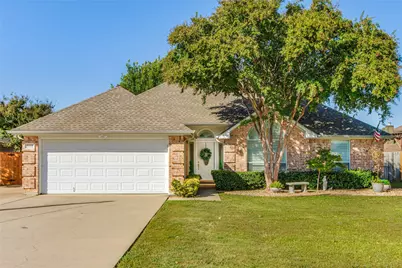 511 Oak Crest Street, Lake Dallas, TX 75065 - Photo 1