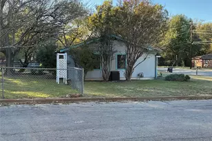 1401 W Ball St, Weatherford, TX 76086 - Photo 4