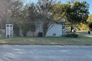 1401 W Ball St, Weatherford, TX 76086 - Photo 4