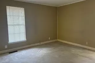 1522 Addington St, Irving, TX 75062 - Photo 2