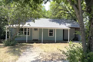 403 Miller St, Bowie, TX 76230 - Photo 1