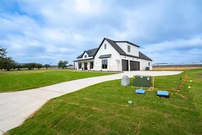 536 Helena Drive, Granbury, TX 76048 - Photo 2