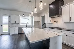 536 Helena Dr, Granbury, TX 76048 - Photo 16