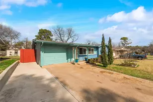 628 Elm St, Hurst, TX 76053 - Photo 16