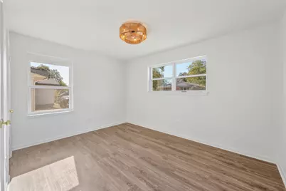 5465 Wayside Avenue, Fort Worth, TX 76134 - Photo 8