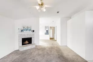 713 Azalea Ln, Cedar Hill, TX 75104 - Photo 2