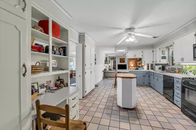 5601 Woodcastle Street, Waco, TX 76710 - Photo 12