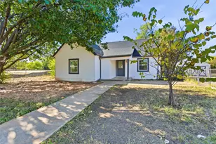 3229 Meadow Oaks Dr, Haltom City, TX 76117 - Photo 2