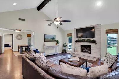 105 Buffalo Creek Circle, Waxahachie, TX 75165 - Photo 4