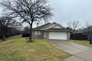 1233 Buehler Ct, Lewisville, TX 75067 - Photo 2