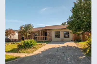 5525 Rearn Drive, The Colony, TX 75056 - Photo 2