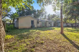 2007 E Park Row Dr, Arlington, TX 76010 - Photo 28