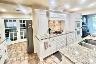 2626 Shoreline Dr, Sherman, TX 75092 - Photo 4