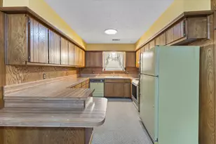 10714 Grove Oaks Blvd, Dallas, TX 75217 - Photo 12