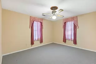 10714 Grove Oaks Blvd, Dallas, TX 75217 - Photo 18