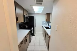 7431 Holly Hill Dr, Dallas, TX 75231 - Photo 10