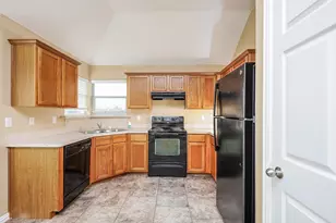113 Currie Ct, Crowley, TX 76036 - Photo 6