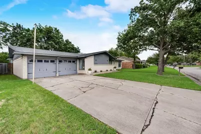 2003 Cypress Street, Gainesville, TX 76240 - Photo 2