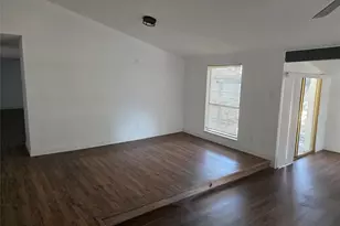 838 Pinehill Ln, Grand Prairie, TX 75052 - Photo 12