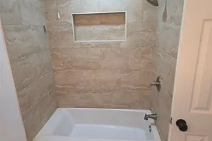 838 Pinehill Ln, Grand Prairie, TX 75052 - Photo 4