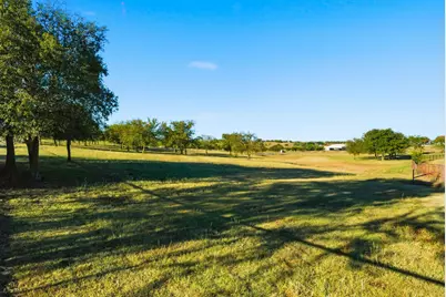 135 Serrano Court, Weatherford, TX 76087 - Photo 32