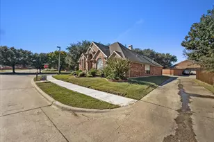 8501 Mustang Dr, Irving, TX 75063 - Photo 2